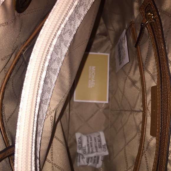 🎈SOLD🎈 Michael Kors Bag - Picture 8 of 11